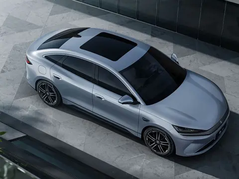 电动车跑高速费电，装个变速箱不就行了？99%车企不敢，两家试过